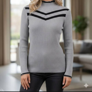 كنزة Body سادة مع تحريكة ع الصدر والقبة والكمام